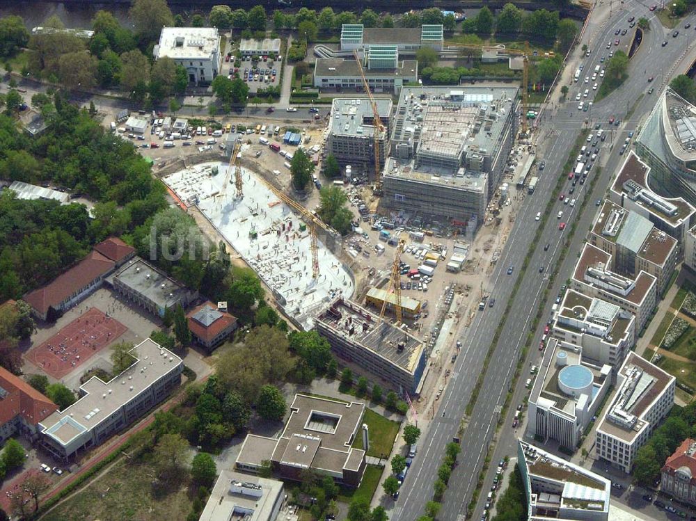 Luftbild Berlin-Tiergarten - Blick auf die Baustelle am Klingelhöfer Dreieck in Berlin Tiergarten