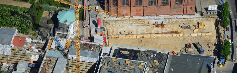 Luftbild Berlin - Blick auf die Baustelle der Kronprinzengärten in Berlin- Mitte