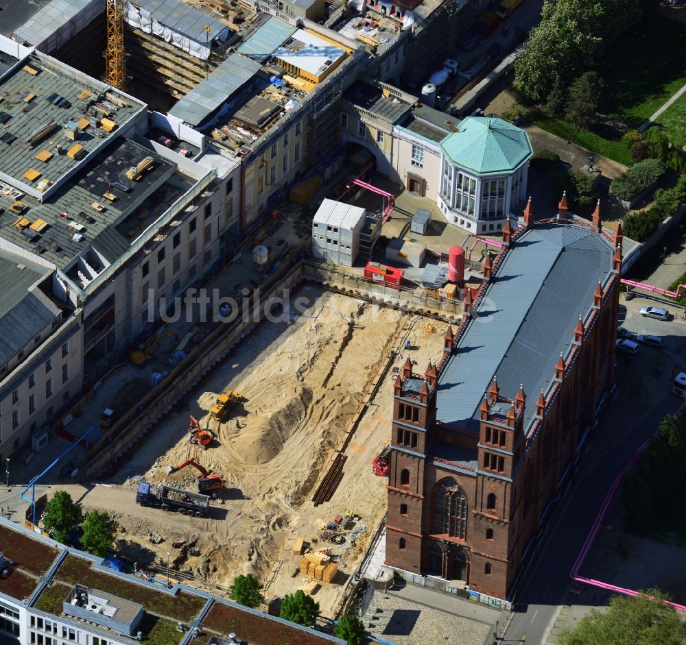 Berlin von oben - Blick auf die Baustelle der Kronprinzengärten in Berlin- Mitte