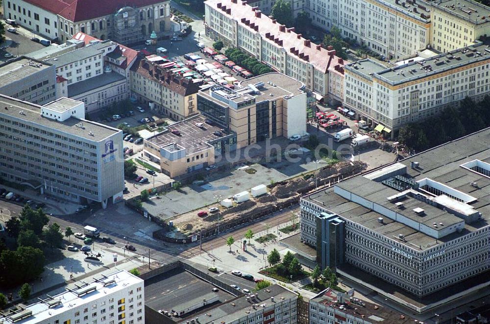 Magdeburg (Sachsen-Anhalt) von oben - Blick auf die Baustelle des Marieta Quartiers an der Straße Breiter Weg