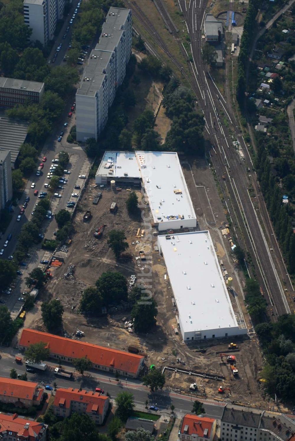 Berlin von oben - Blick auf die Baustelle des Market Stadtteilzentrums an der Alfred-Kowalke-Straße in Berlin-Lichtenberg