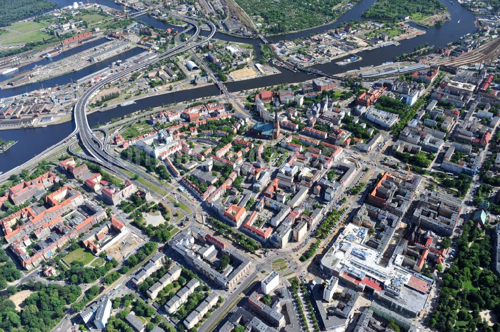 Luftbild Stettin / Szczecin - Blick auf die Baustelle vom Neubau des Einkaufszentrums Galeria Kaskada in Stettin / Szczecin durch die STRABAG AG und das ECE Projektmanagement