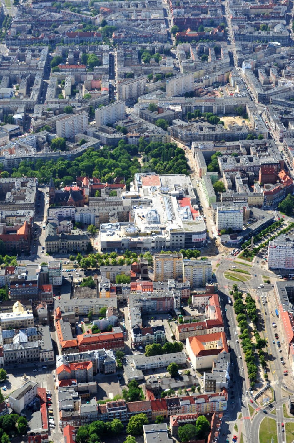 Luftbild Stettin / Szczecin - Blick auf die Baustelle vom Neubau des Einkaufszentrums Galeria Kaskada in Stettin / Szczecin durch die STRABAG AG und das ECE Projektmanagement