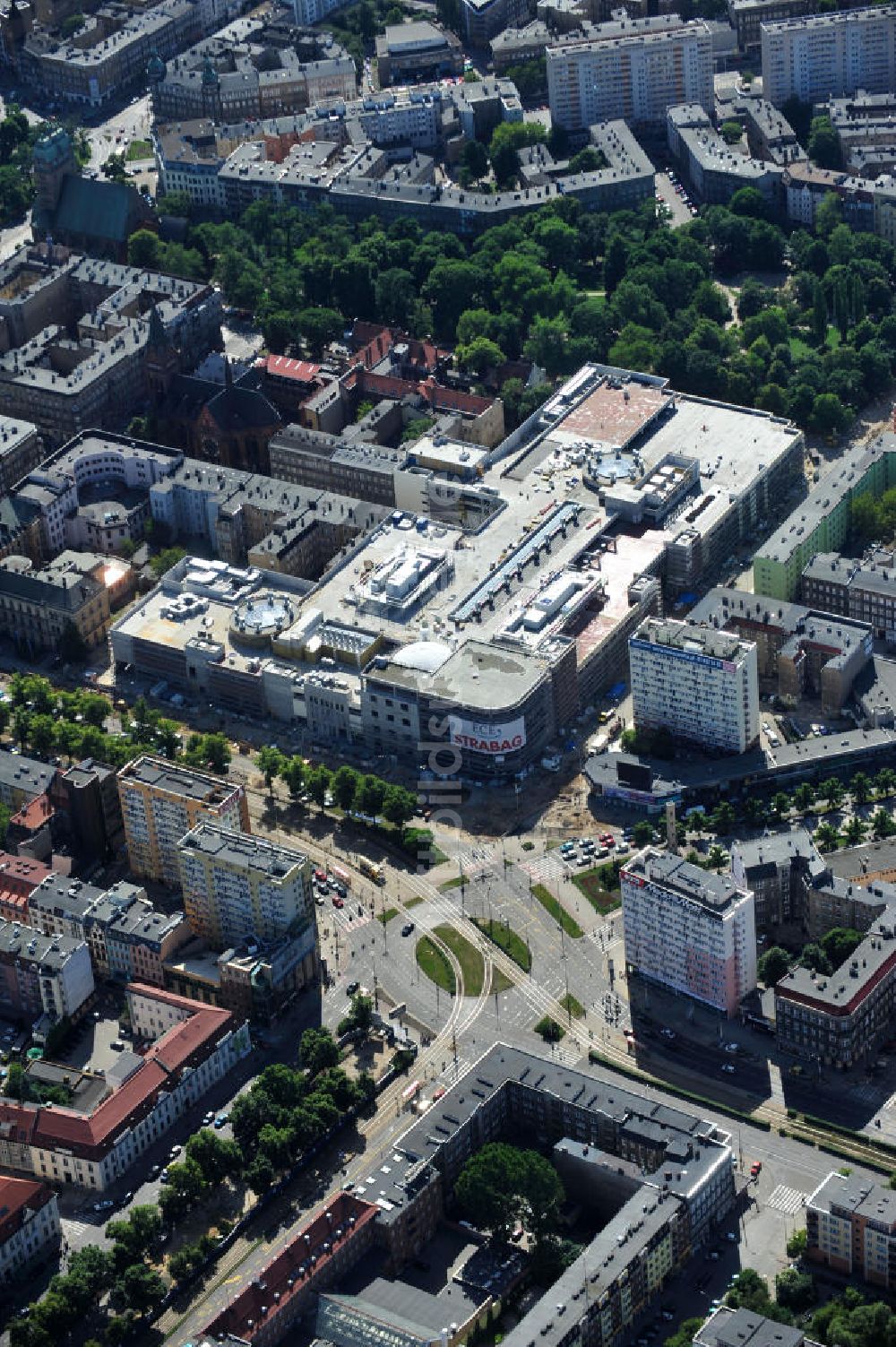 Luftaufnahme Stettin / Szczecin - Blick auf die Baustelle vom Neubau des Einkaufszentrums Galeria Kaskada in Stettin / Szczecin durch die STRABAG AG und das ECE Projektmanagement