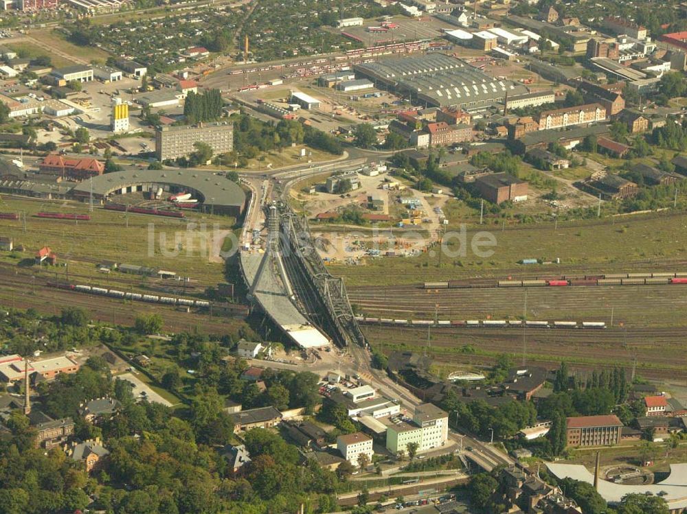 Luftbild Halle (Sachsen-Anhalt) - Blick auf Baustelle des Neubaus Berliner Brücke