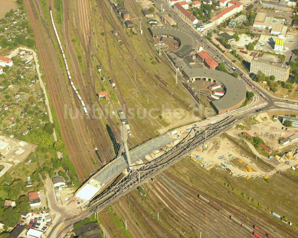 Luftaufnahme Halle (Sachsen-Anhalt) - Blick auf Baustelle des Neubaus Berliner Brücke