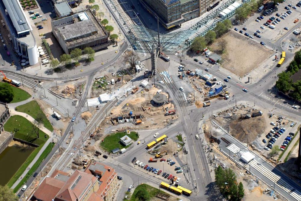 Luftaufnahme Dresden - Blick auf die Baustelle auf dem Postplatz in der Dresdner Altstadt