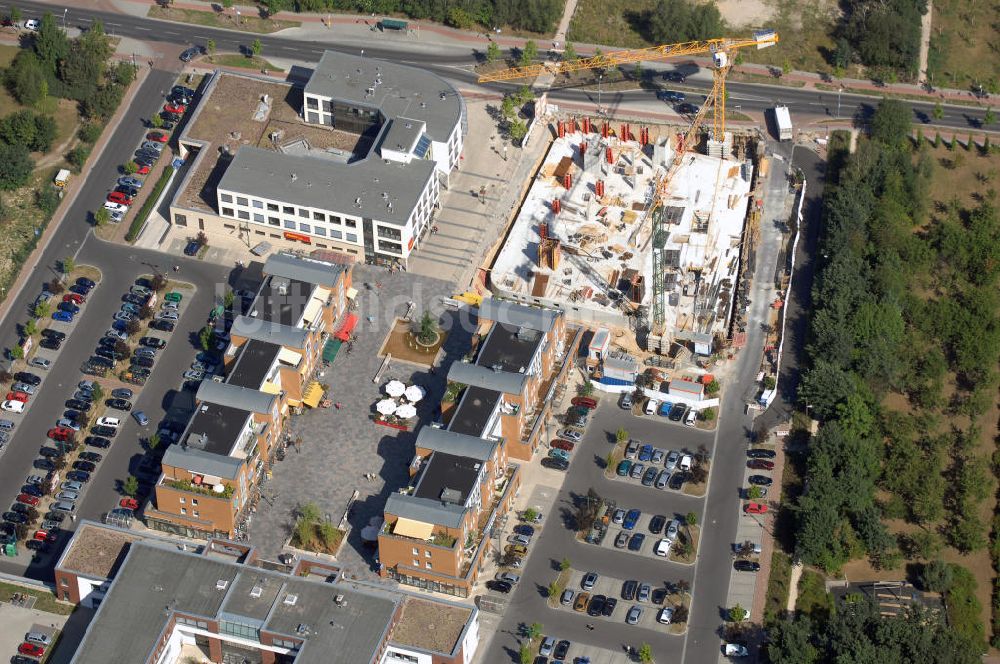 Kleinmachnow aus der Vogelperspektive: Blick auf eine Baustelle am Rathausmarkt in Kleinmachnow