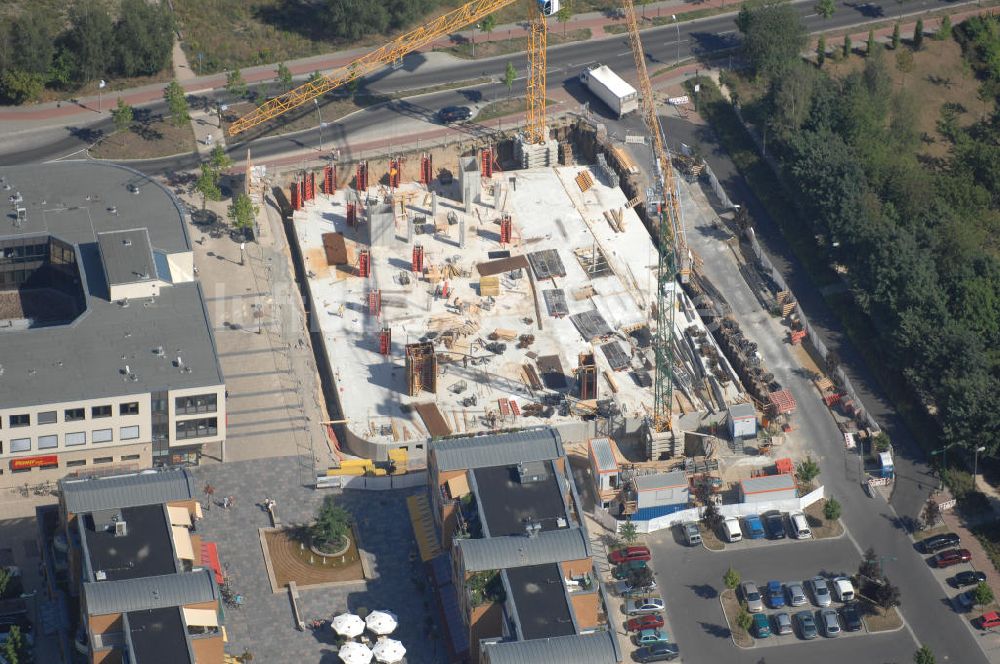 Luftbild Kleinmachnow - Blick auf eine Baustelle am Rathausmarkt in Kleinmachnow