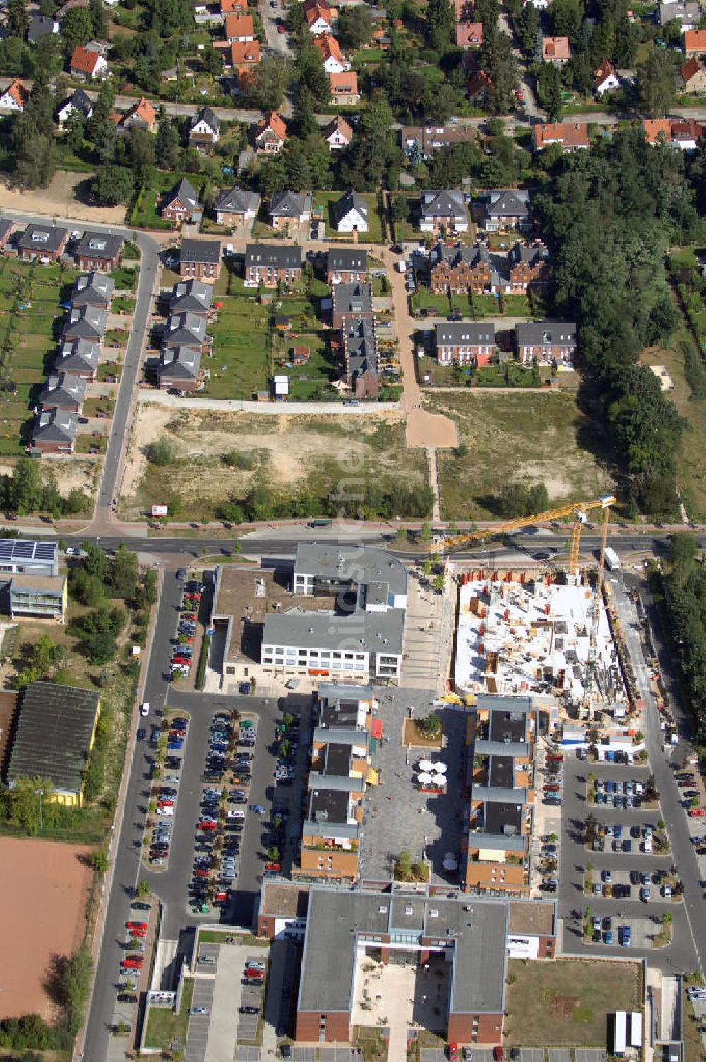 Luftaufnahme Kleinmachnow - Blick auf eine Baustelle am Rathausmarkt in Kleinmachnow