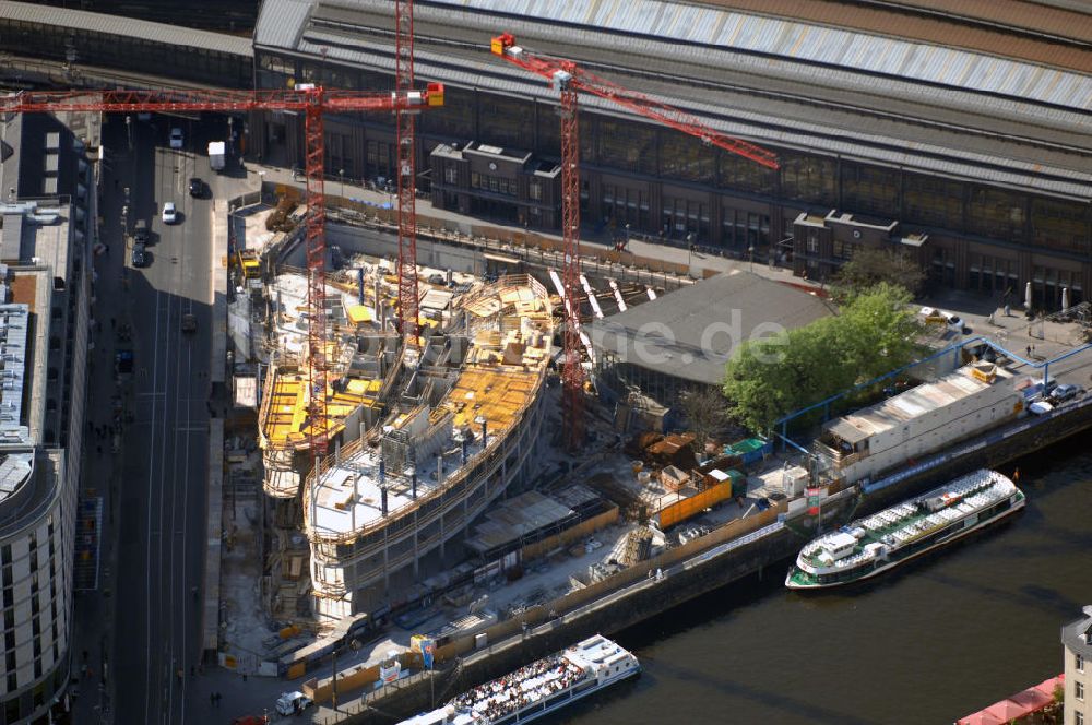 Berlin aus der Vogelperspektive: Blick auf die Baustelle am Spreedreieck Berlin