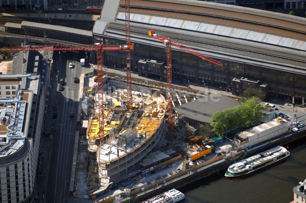 Berlin von oben - Blick auf die Baustelle am Spreedreieck Berlin