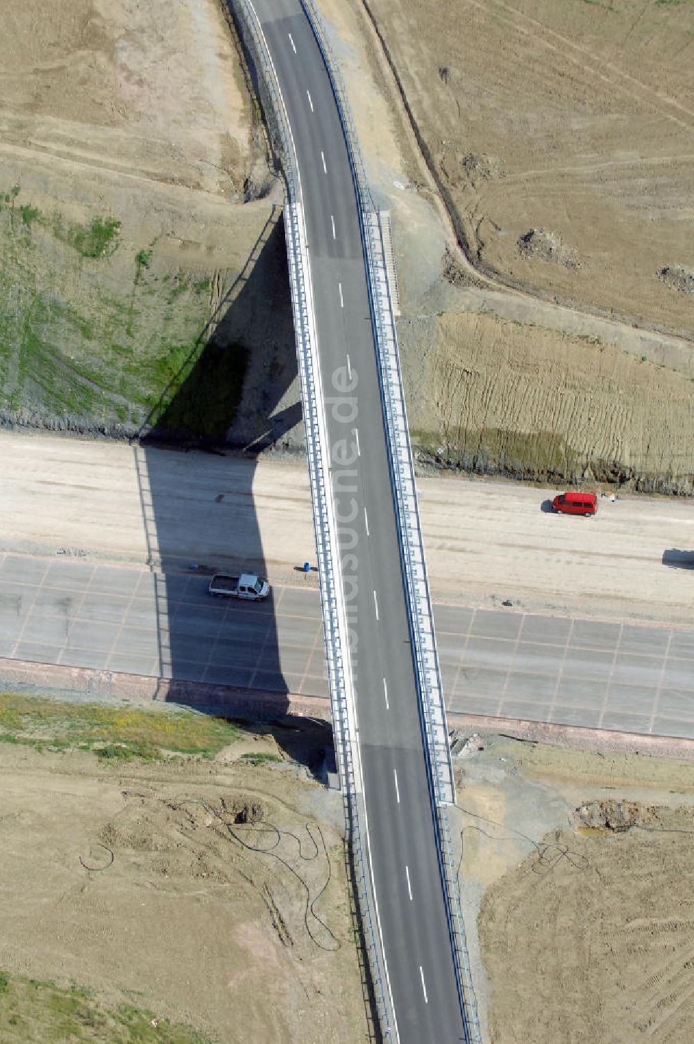 Luftbild Madelungen - Blick auf die Baustelle der Strassenbrücke zwischen Stregda und Madelungen welche über die A4 führt