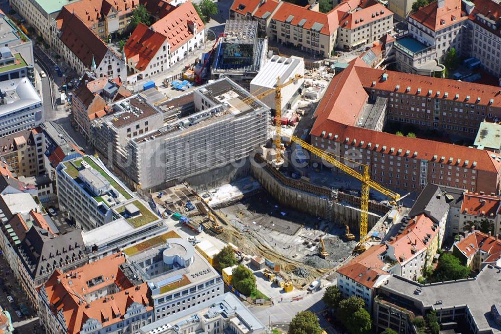 Luftaufnahme München - Blick auf die Baustelle für ein Wohn-, Park- und Geschäftshaus am Münchner Oberanger