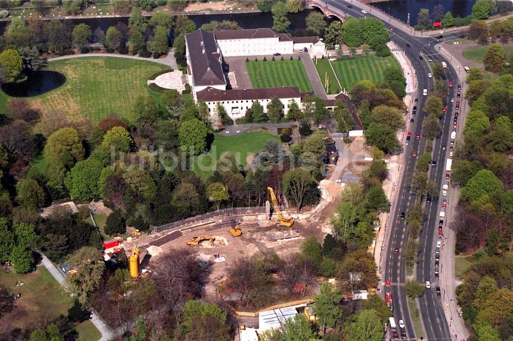 Luftaufnahme Berlin - Blick auf Baustelle zum Neubau des Bundespräsidialamtes am Spreeweg 1 im Berliner Tiergarten