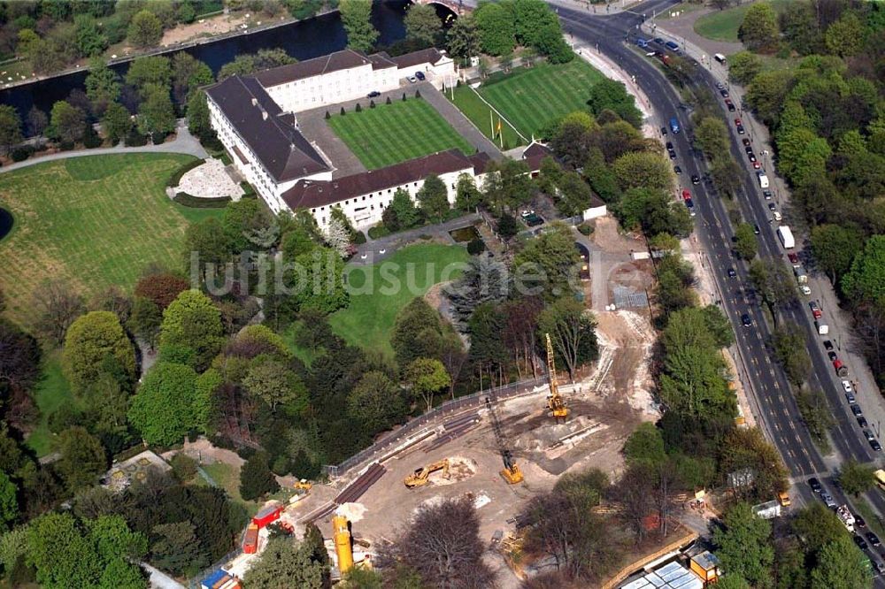 Luftbild Berlin - Blick auf Baustelle zum Neubau des Bundespräsidialamtes am Spreeweg 1 im Berliner Tiergarten