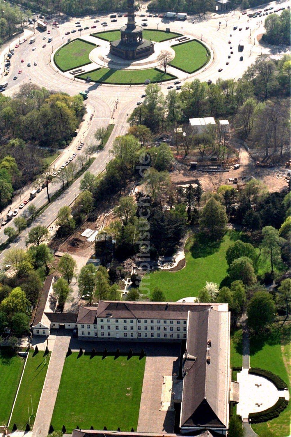 Luftaufnahme - Blick auf Baustelle zum Neubau des Bundespräsidialamtes am Spreeweg 1 im Berliner Tiergarten