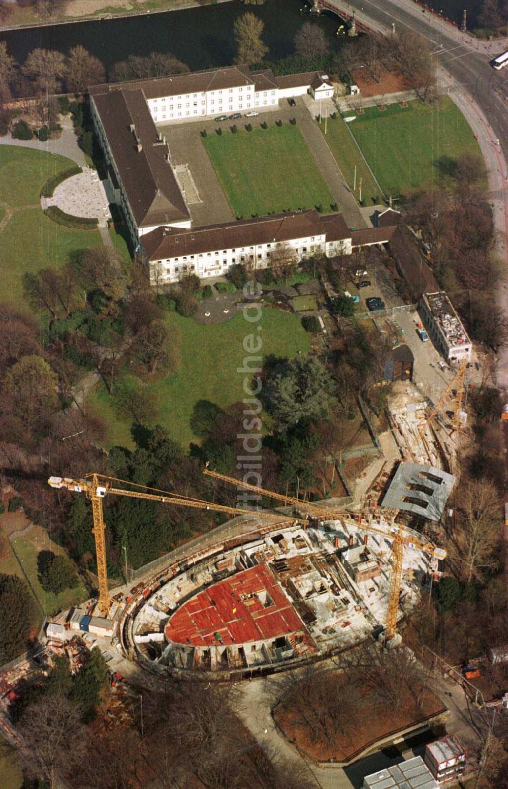 Luftbild Berlin - Blick auf Baustelle zum Neubau des Bundespräsidialamtes am Spreeweg 1 im Berliner Tiergarten