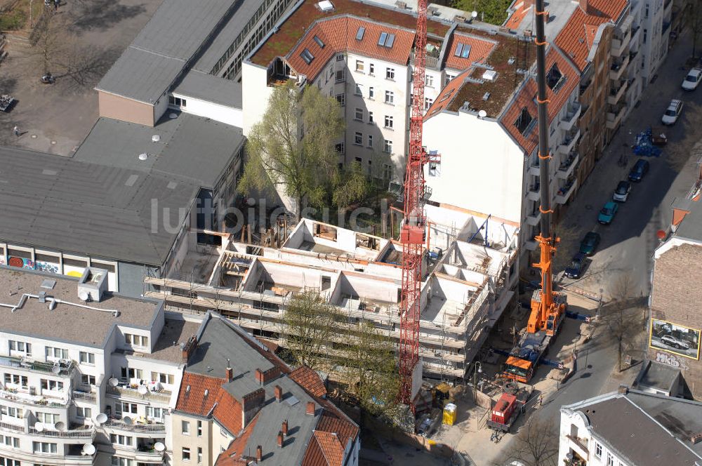 Berlin aus der Vogelperspektive: Blick auf die Baustelle zur Umgestaltung des Sasarsteigs in Berlin-Neukölln