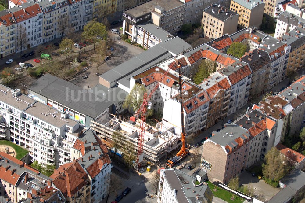 Berlin von oben - Blick auf die Baustelle zur Umgestaltung des Sasarsteigs in Berlin-Neukölln