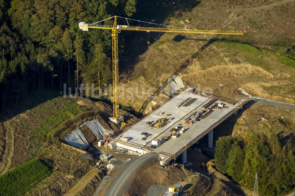 Luftbild Bestwig - Blick auf Baustellen und Brückenneubauten an der Autobahnerweiterung der A44 bei Bestwig im Bundesland Nordrhein-Westfalen