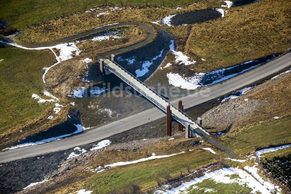 Luftbild Bestwig - Blick auf Baustellen und Brückenneubauten an der Autobahnerweiterung der A44 bei Bestwig im Bundesland Nordrhein-Westfalen