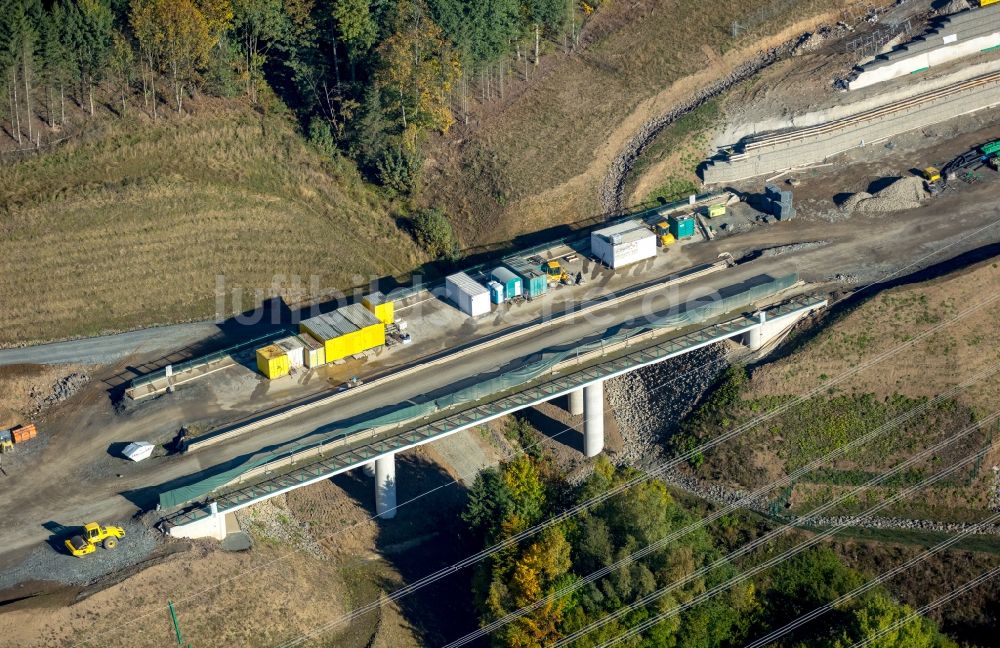 Luftaufnahme Bestwig - Blick auf Baustellen und Brückenneubauten an der A46 bei Bestwig im Bundesland Nordrhein-Westfalen