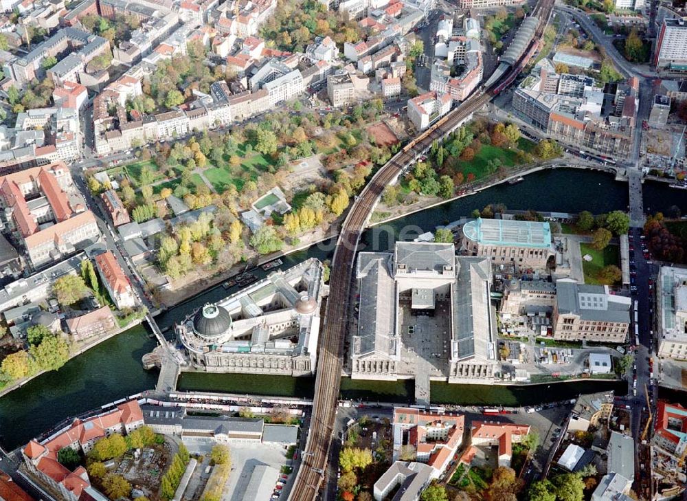 Luftaufnahme Berlin - Blick auf die Bauten der Berliner Museumsinsel