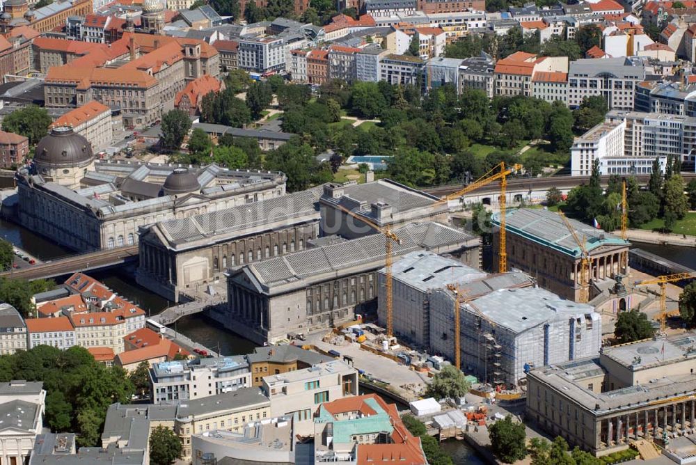 Luftbild Berlin - Blick auf die Bauten der Berliner Museumsinsel