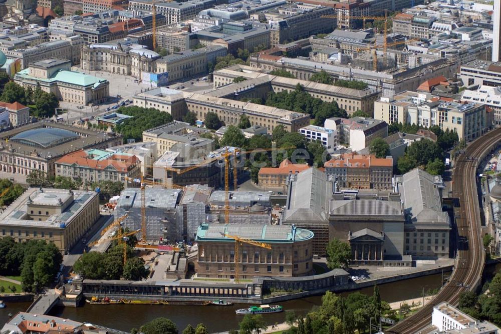 Luftaufnahme Berlin - Blick auf die Bauten der Berliner Museumsinsel