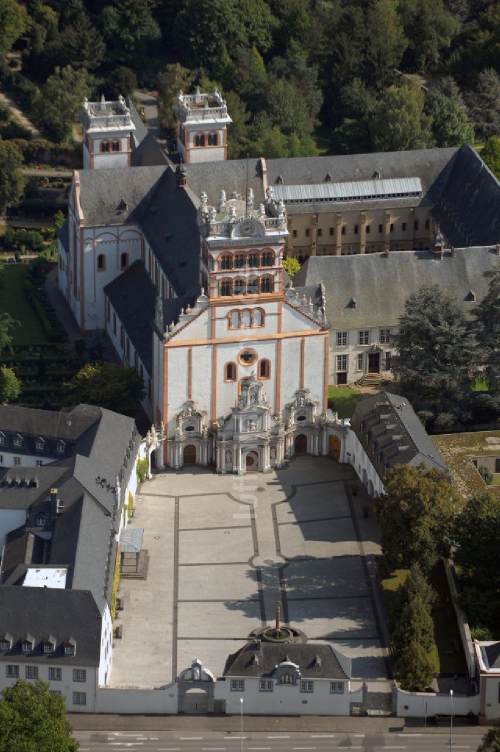 Trier von oben - Blick auf die Benediktinerabtei St. Matthias in Trier