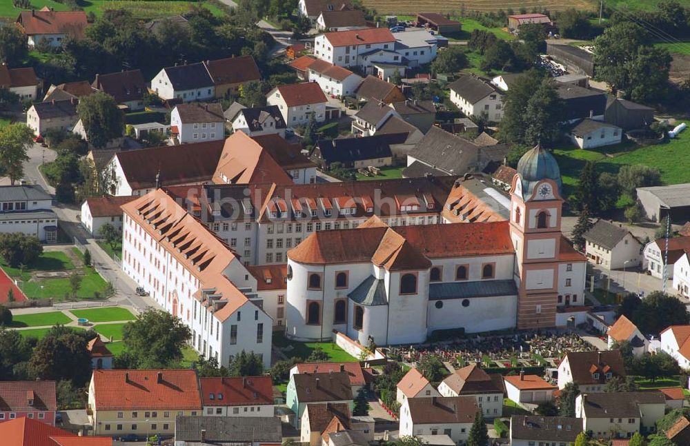 Luftaufnahme Rohr - Blick auf die Benediktinerabtei und Wallfahrtskirche Mariä Himmelfahrt in Rohr