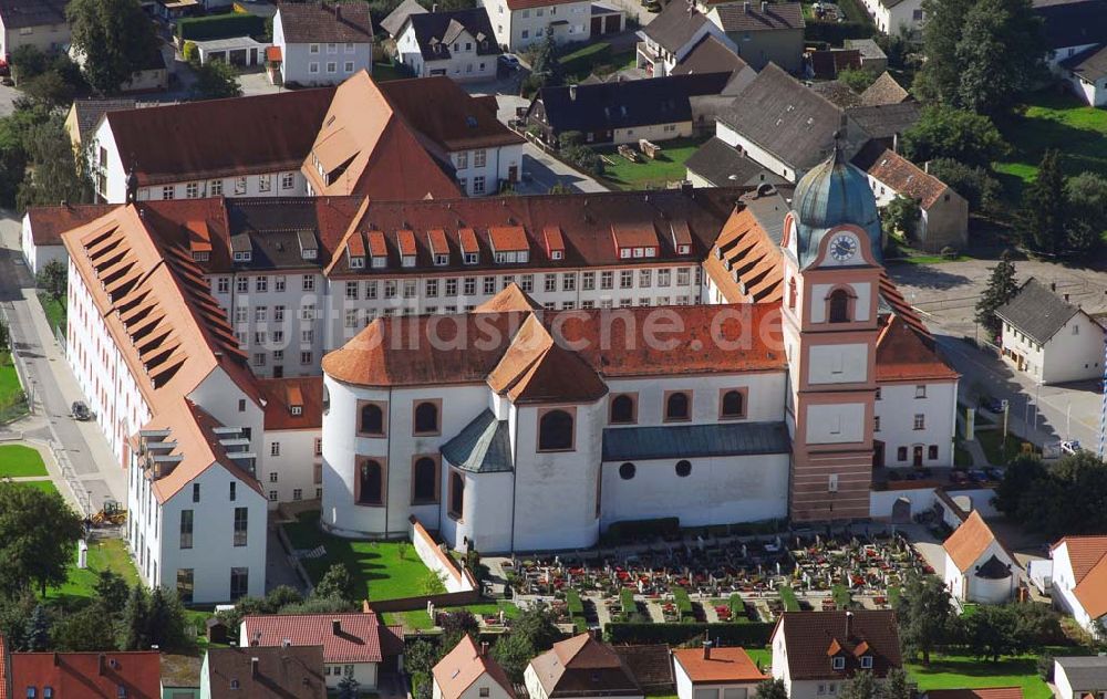 Rohr von oben - Blick auf die Benediktinerabtei und Wallfahrtskirche Mariä Himmelfahrt in Rohr