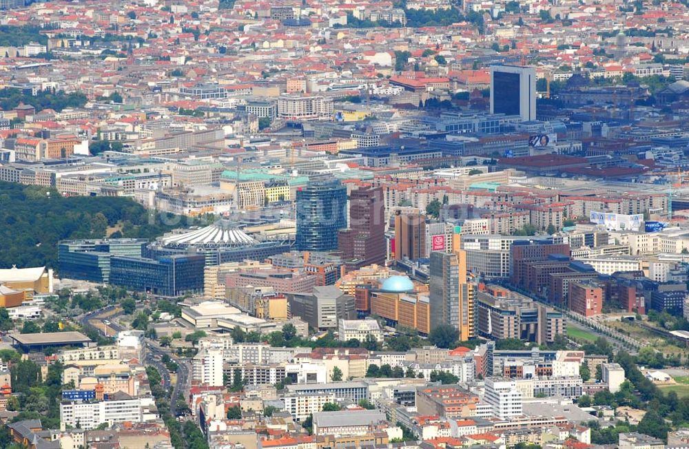 Luftbild Berlin - Blick über Berlin-Mitte mit dem Potsdamer Platz in Richtung Nordosten