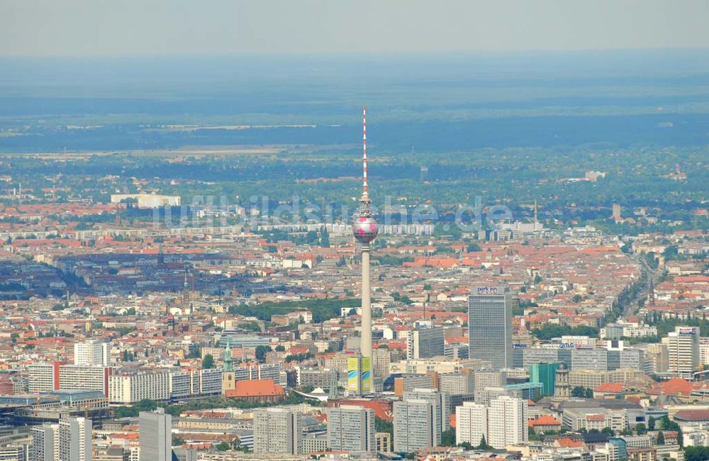 Luftaufnahme Berlin - Blick über Berlin-Mitte mit dem Potsdamer Platz in Richtung Nordosten