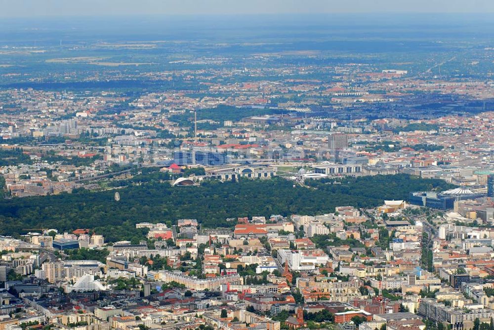 Berlin von oben - Blick über Berlin-Mitte mit dem Tiergarten in Richtung Nordosten