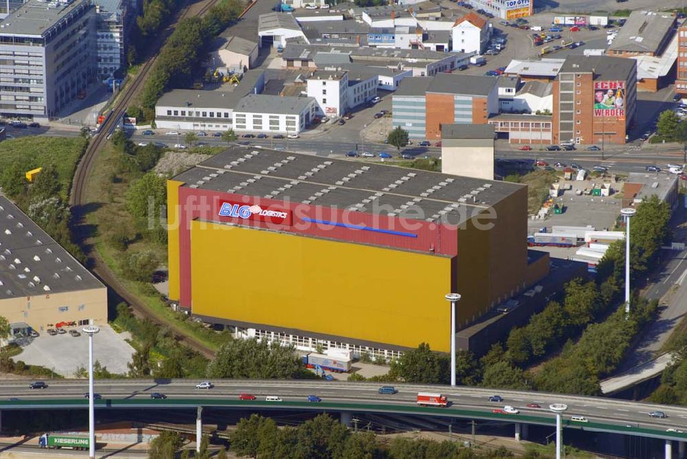 Luftbild Bremen - Blick über Bremen auf ein Gebäude der BLG