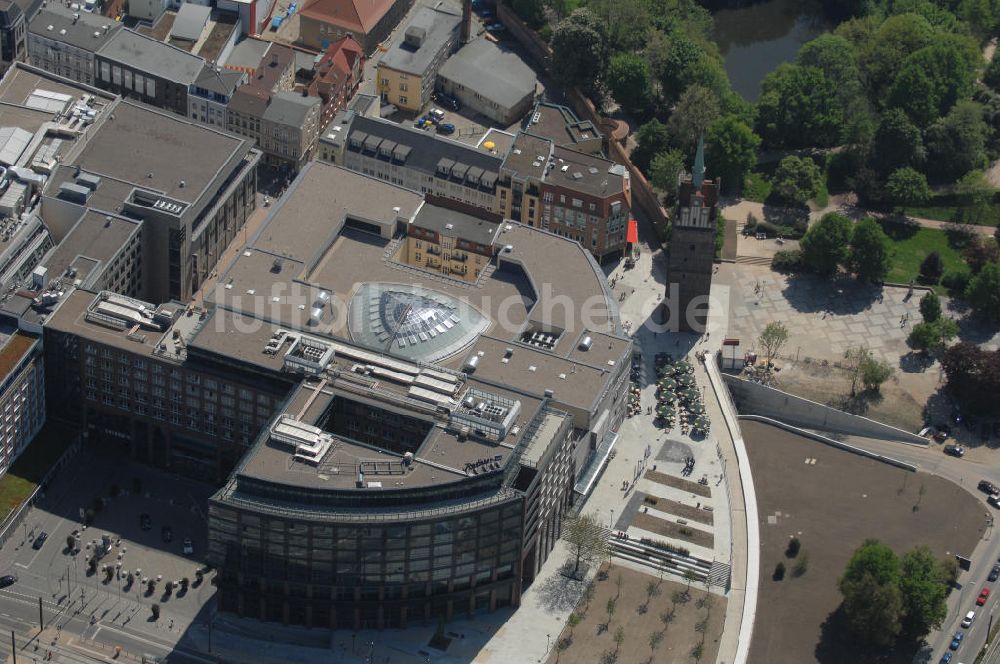 Rostock von oben - Blick über das Einkaufszentrum KTC auf das Kröpeliner Tor Rostock