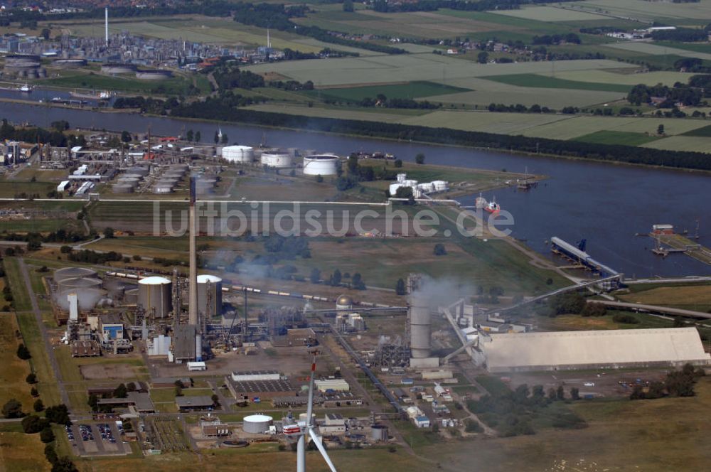 Brunsbüttel von oben - Blick über die Industriegebiete Brunsbütte