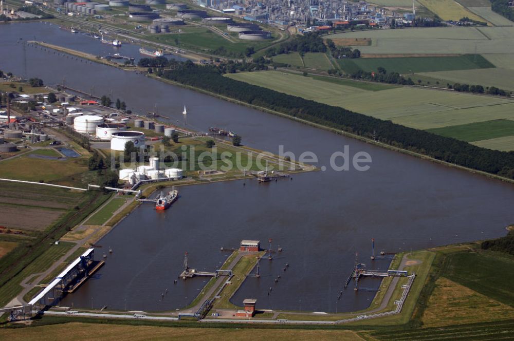 Brunsbüttel von oben - Blick über die Industriegebiete Brunsbüttel