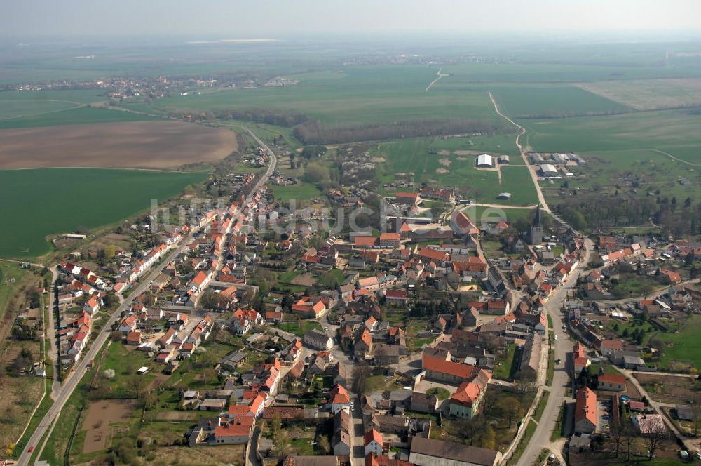 Luftbild Cochstedt - Blick über die Ortschaft Cochstedt in Sachsen-Anhalt