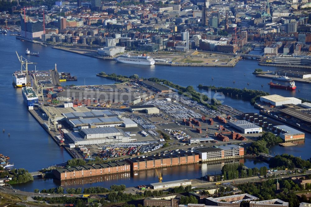 Hamburg Kleiner Grasbrook aus der Vogelperspektive: Blick über den O’Swaldkai auf dem Kleinen Grasbrook im Hafen von Hamburg auf die Hamburger Innenstadt