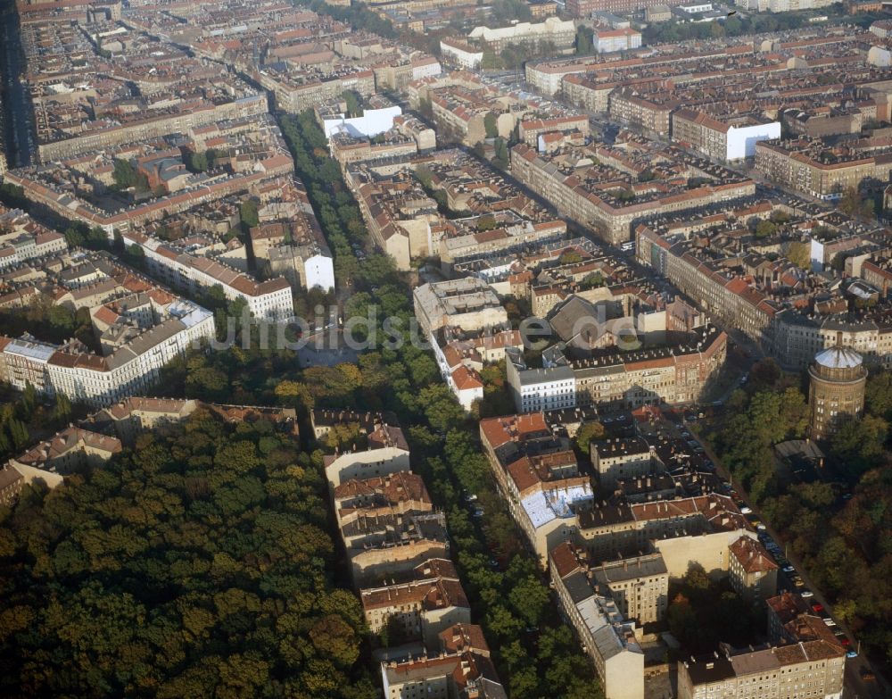 Berlin aus der Vogelperspektive: Blick über die Schönhauser Allee in Berlin