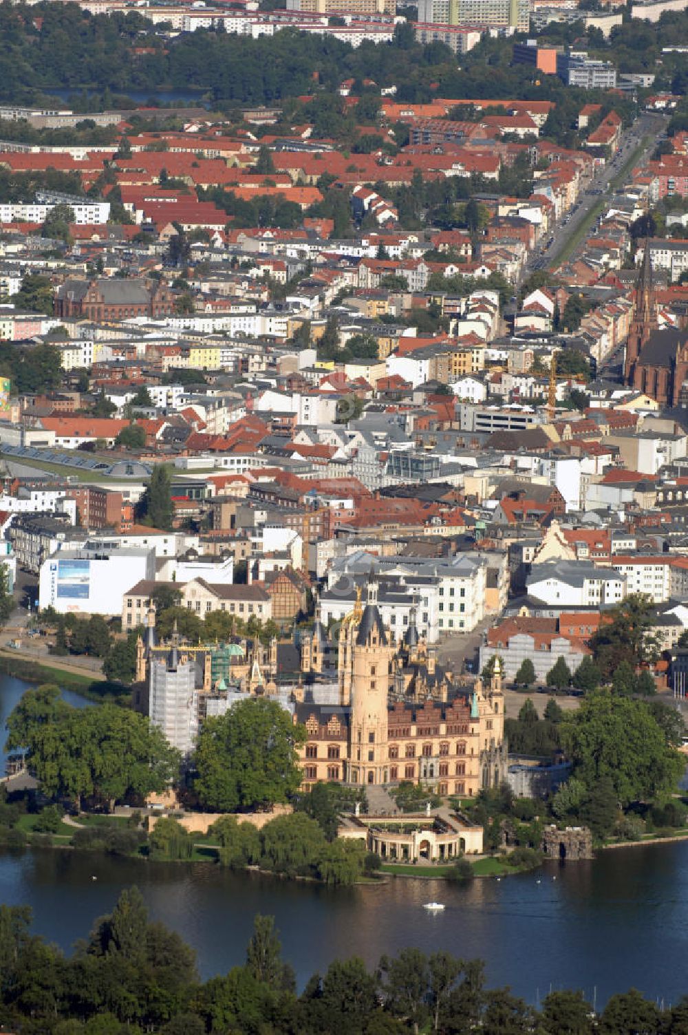 SCHWERIN von oben - Blick über das Schweriner Schloss auf die Altstadt Schwerin