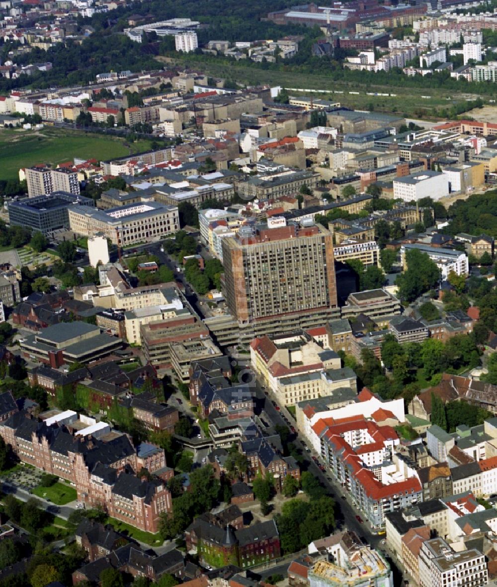 Berlin von oben - Blick über das Universitätsklinikum Charité, Campus Mitte, in Berlin