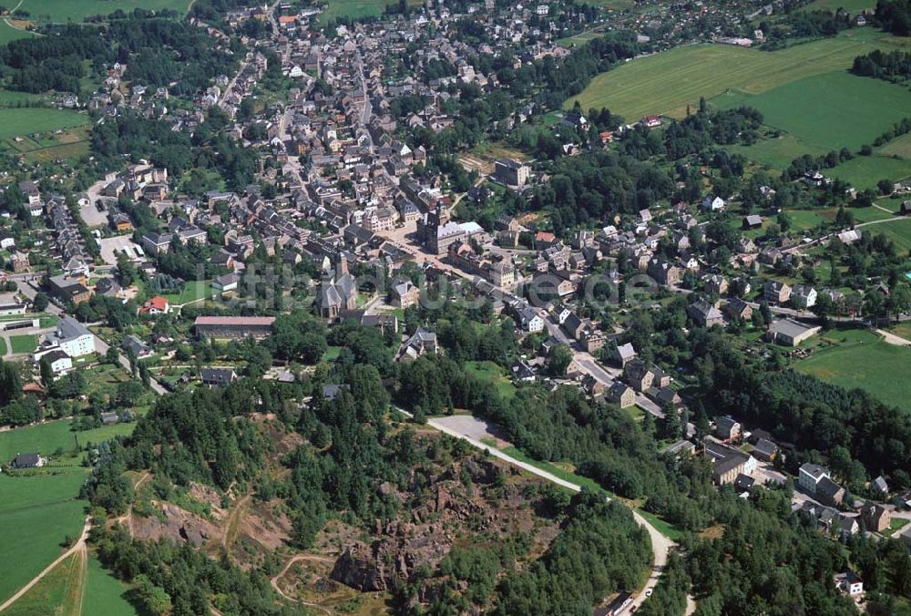 Geyer von oben - Blick auf die Bergstadt Geyer und das Denkmal Binge in Sachsen