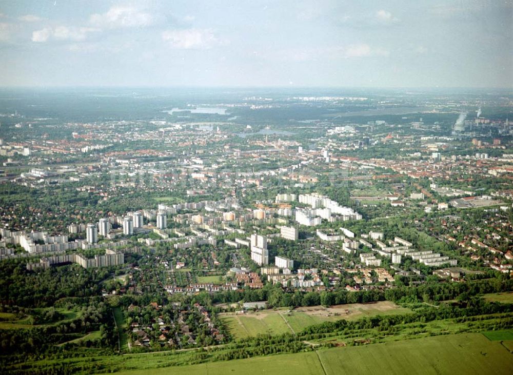 Luftbild Berlin - Spandau - Blick auf Berlin Spandau in der Süd - Nord - Achse.