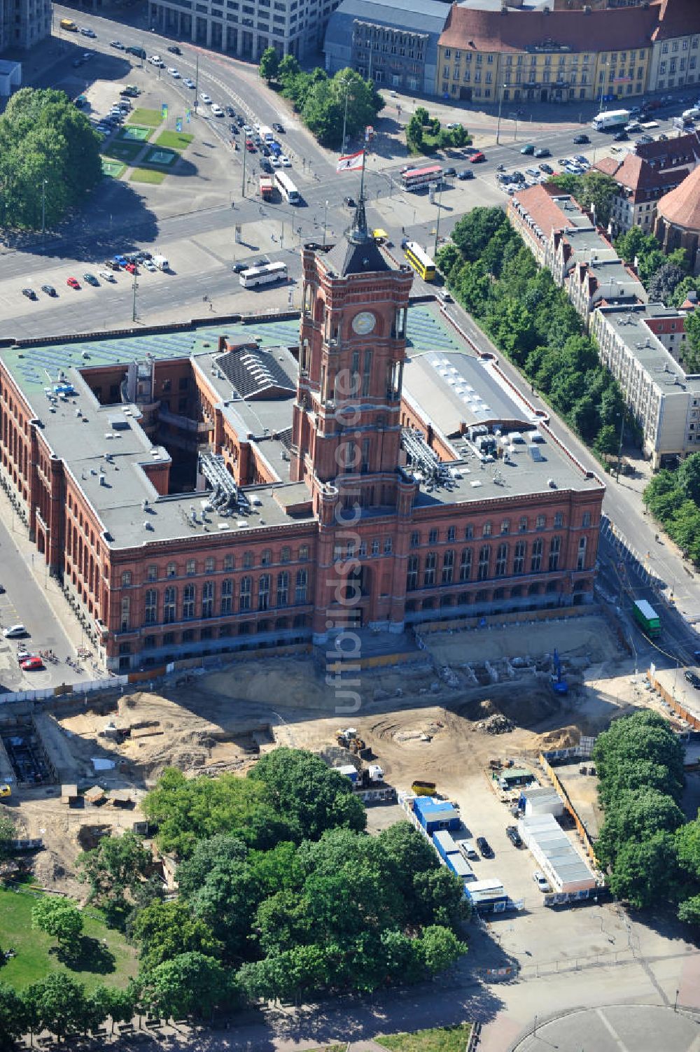 Berlin Mitte von oben - Blick auf das Berliner Rathaus / Rotes Rathaus in Berlin Mitte