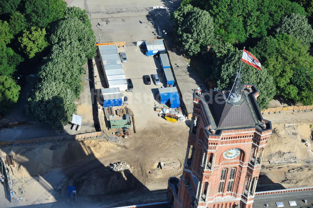 Berlin Mitte von oben - Blick auf das Berliner Rathaus / Rotes Rathaus in Berlin Mitte