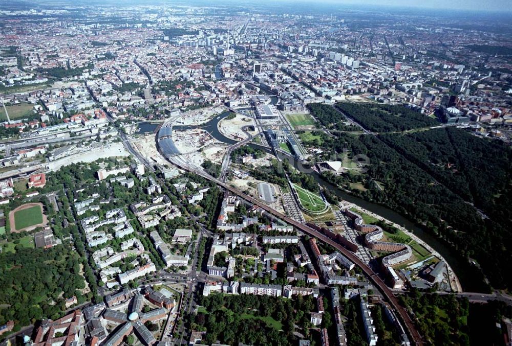 Luftbild Berlin - Moabit / Tiergarten - Blick auf den Berliner Spreebogen / Regierungsviertel von Südwesten (Moabit) her.